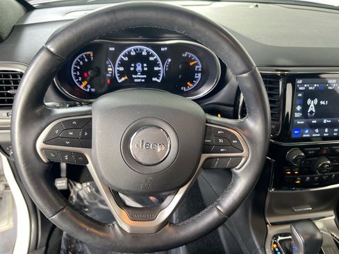 Used 2022 Jeep Grand Cherokee Limited image 11