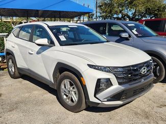 Used 2025 Hyundai Tucson SE video 1