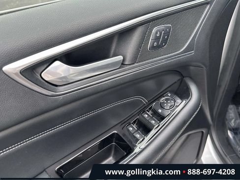 Used 2017 Ford Edge Titanium w/ Equipment Group 301A AWD/4WD image 16