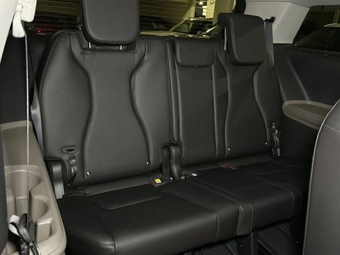 New 2026 Kia Carnival EX FWD image 13