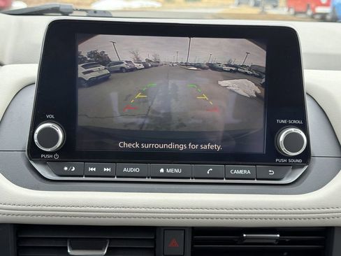 Used 2023 Nissan Rogue SV image 29