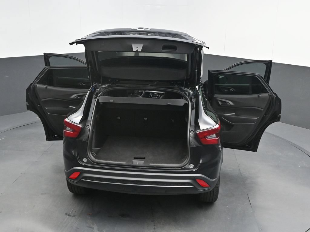 Used 2025 Chevrolet Trax RS w/ Driver Confidence Package FWD image 52