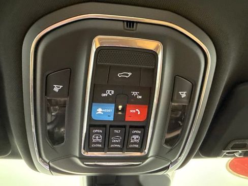 Used 2025 Jeep Grand Cherokee Summit AWD/4WD image 41