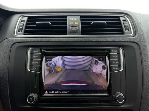 Used 2017 Volkswagen Jetta SE FWD image 19