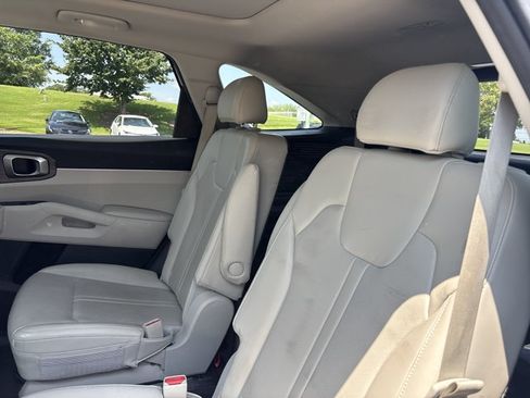 Used 2022 Kia Sorento EX w/ Panoramic Sunroof Package FWD image 24