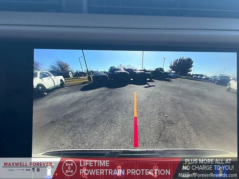 Used 2022 GMC Yukon XL Denali w/ Advanced Technology Package image 9