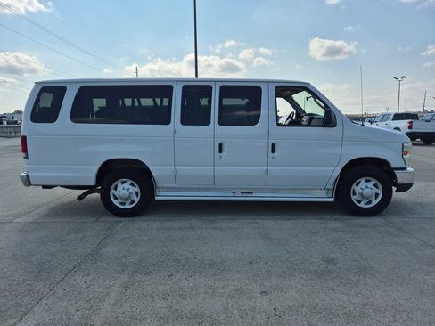 Used 2009 Ford E-350 and Econoline 350 XL RWD image 8