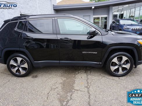 Used 2018 Jeep Compass Latitude w/ Popular Equipment Group AWD/4WD image 6