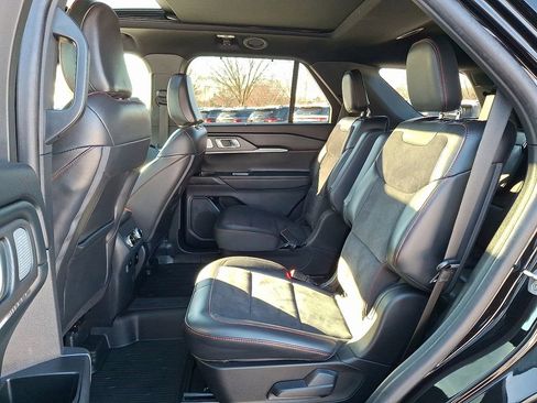 Used 2025 Ford Explorer ST image 13