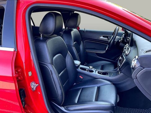 Used 2018 Mercedes-Benz GLA 250 4MATIC image 8