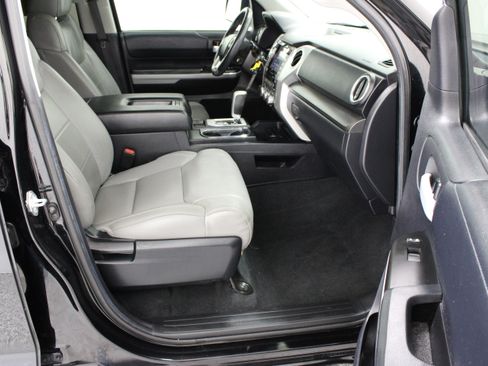 Used 2021 Toyota Tundra SR5 w/ SR5 Leather Package AWD/4WD image 36