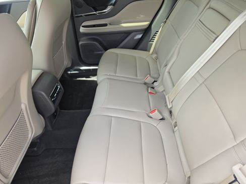Used 2024 Lincoln Corsair FWD image 11