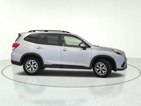 Used 2023 Subaru Forester Premium AWD/4WD image 7
