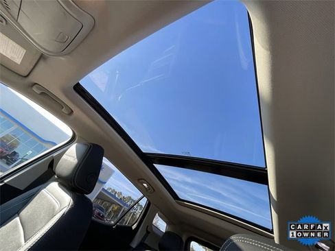 Used 2024 GMC Terrain Denali w/ Denali Premium Package image 28