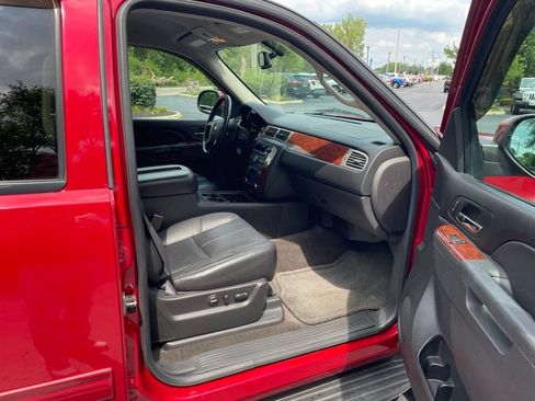 Used 2012 Chevrolet Tahoe LT w/ Luxury Package AWD/4WD image 30