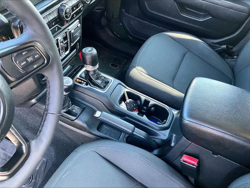 Used 2023 Jeep Wrangler Unlimited w/ Cold Weather Group image 20