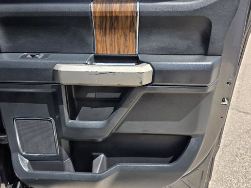 Used 2020 Ford F150 Lariat image 34