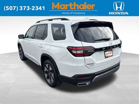 Used 2026 Honda Pilot Elite image 3