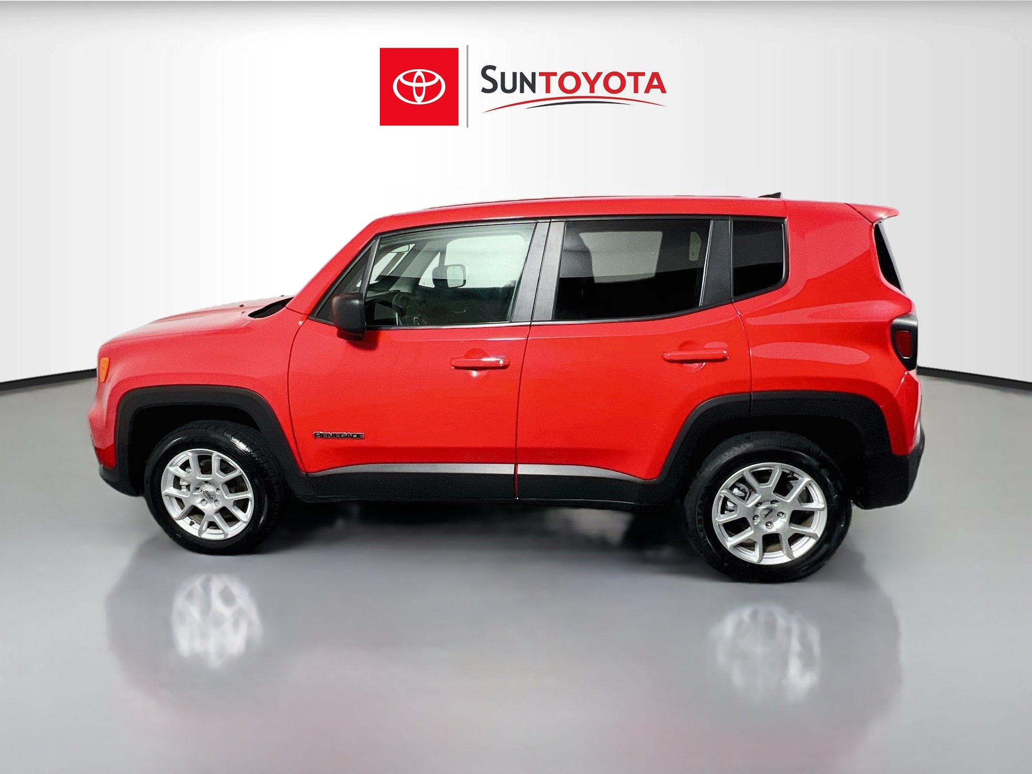 Used 2023 Jeep Renegade Latitude AWD/4WD image 7