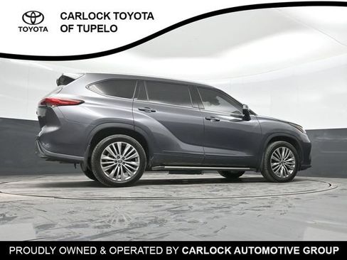 Used 2022 Toyota Highlander Platinum image 41