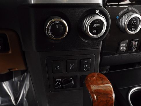 Used 2018 Toyota Sequoia Platinum image 18