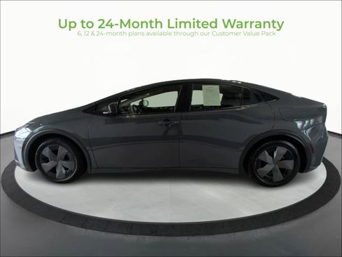Used 2024 Toyota Prius LE FWD image 4