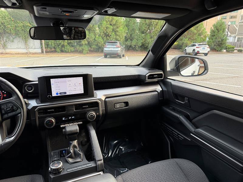 Used 2025 Toyota 4Runner SR5 AWD/4WD image 38