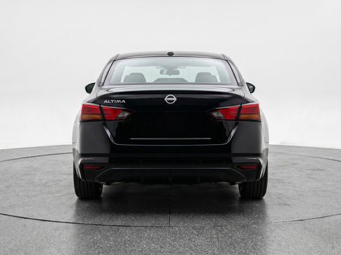 Used 2025 Nissan Altima 2.5 SV FWD image 7