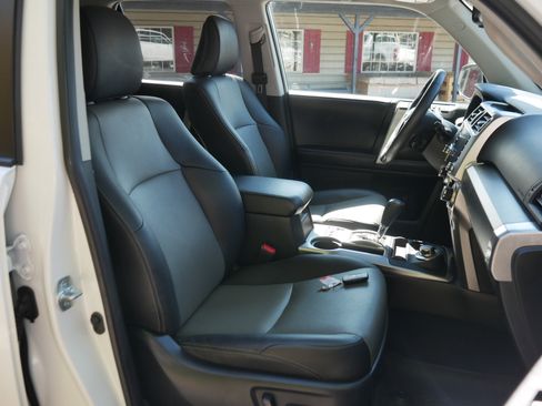 Used 2022 Toyota 4Runner SR5 Premium w/ Moonroof Package image 31