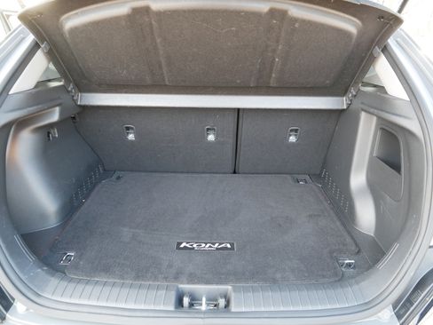 Used 2023 Hyundai Kona SE w/ Cargo Package FWD image 18