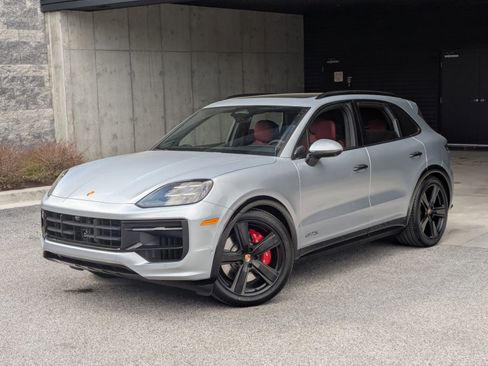 New 2026 Porsche Cayenne GTS image 1