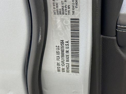 Used 2022 Jeep Grand Cherokee Limited 4xe image 12