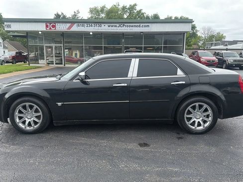 Used 2006 Chrysler 300 C w/ Navigation & Sound Group II RWD image 8