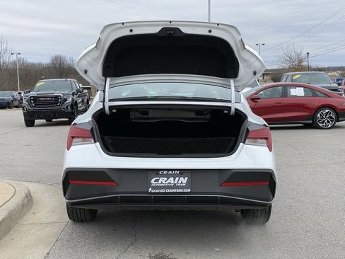 New 2025 Hyundai Elantra SEL image 7