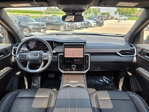 Used 2024 GMC Acadia Denali AWD/4WD image 23