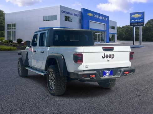 Used 2024 Jeep Gladiator Mojave w/ Convenience Group AWD/4WD image 4