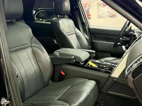 Used 2019 Land Rover Discovery HSE image 15