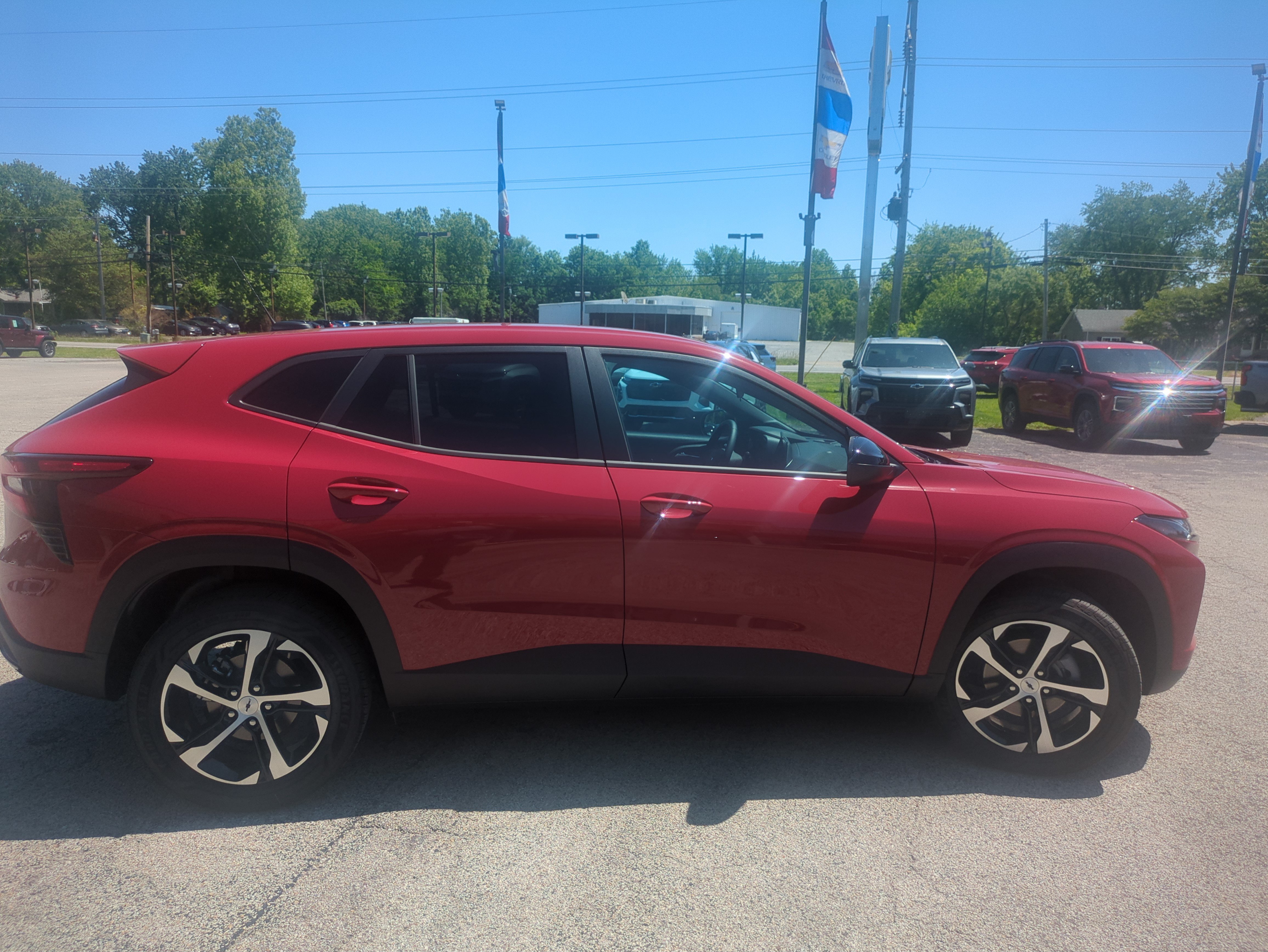 Used 2026 Chevrolet Trax RS FWD image 4
