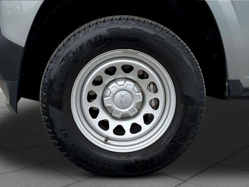 Used 2023 Chevrolet Colorado W/T image 10