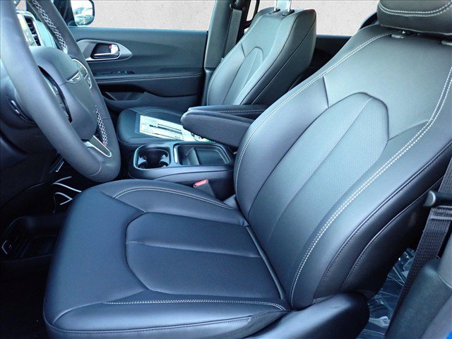 New 2027 Chrysler Pacifica Select AWD/4WD image 14