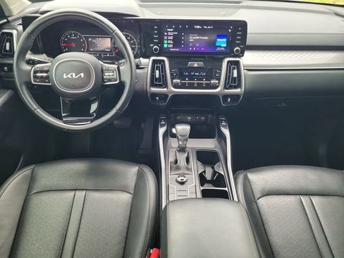 Used 2023 Kia Sorento S FWD image 12