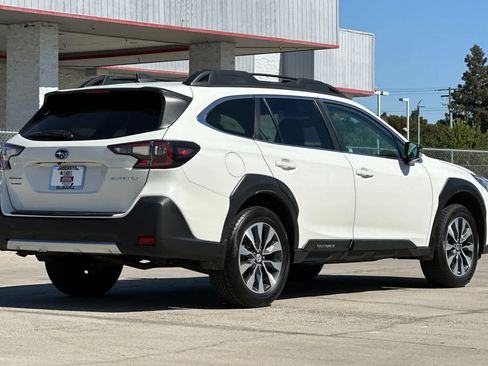 Used 2023 Subaru Outback Limited AWD/4WD image 3