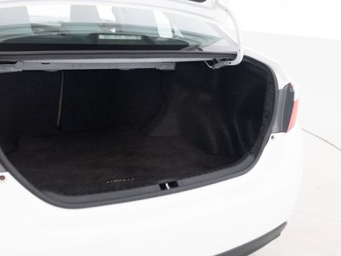 Used 2015 Toyota Corolla LE FWD image 38