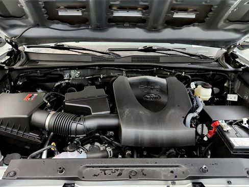 Used 2022 Toyota Tacoma TRD Sport image 14