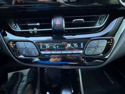 Used 2020 Toyota C-HR Limited image 42