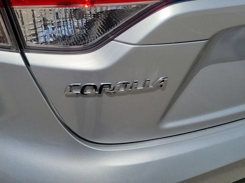 Used 2021 Toyota Corolla LE w/ LE Convenience Package FWD image 10