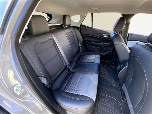 Certified 2024 Chevrolet Trax LT w/ LT Convenience Package image 23