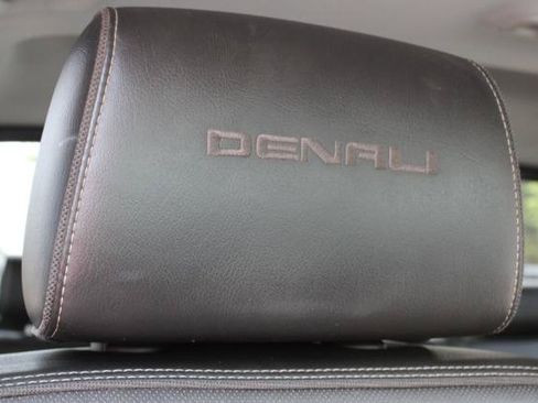Used 2019 GMC Sierra 2500 Denali w/ Duramax Plus Package AWD/4WD image 29