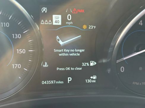 Used 2020 Jaguar F-PACE Premium image 23