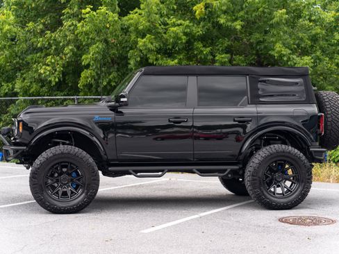 Used 2024 Ford Bronco Outer Banks AWD/4WD image 3